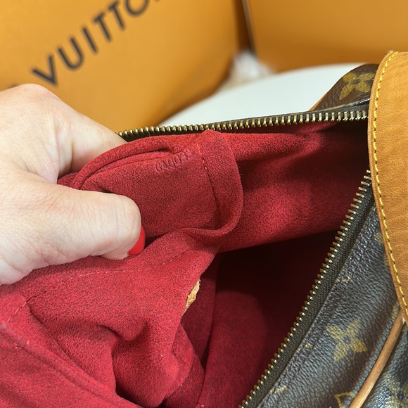 💎✨AUTHENTIC✨💎 Louis Vuitton Croissant GM - Picture 15 of 15